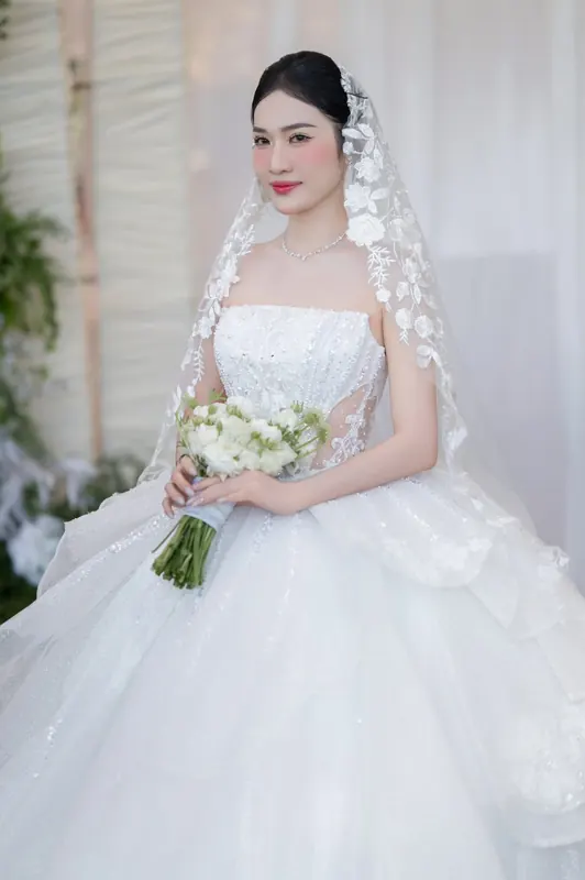 Mẫu váy cưới lễ tiệc Lưu Ngân Bridal Pleiku